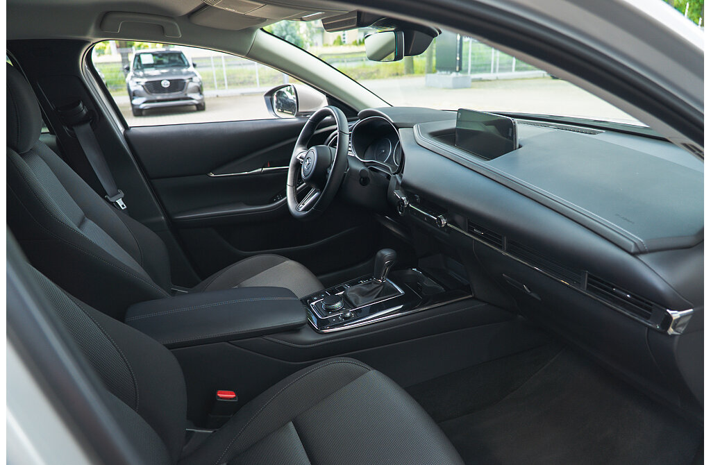 Mazda CX-30 - Kolor Platinum Quartz, zdjęcie 4