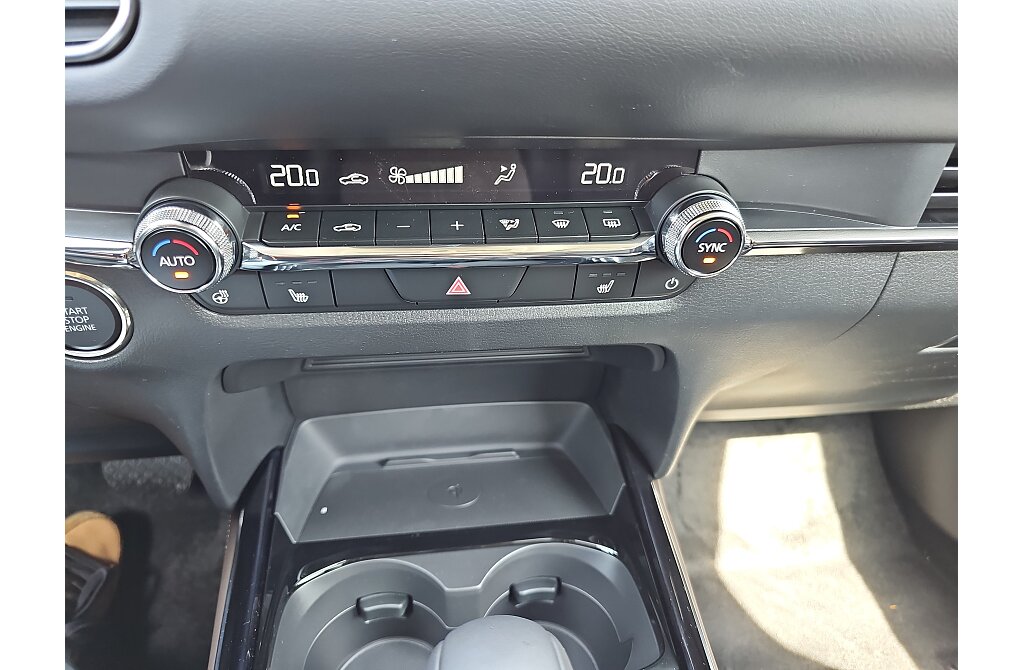 Mazda CX-30 - Kolor Snowflake White Pearl, zdjęcie 11