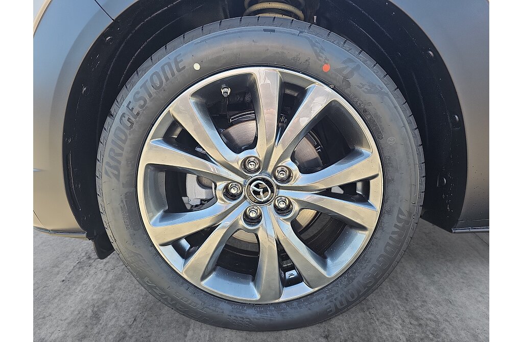 Mazda CX-30 - Kolor Platinum Quartz, zdjęcie 9