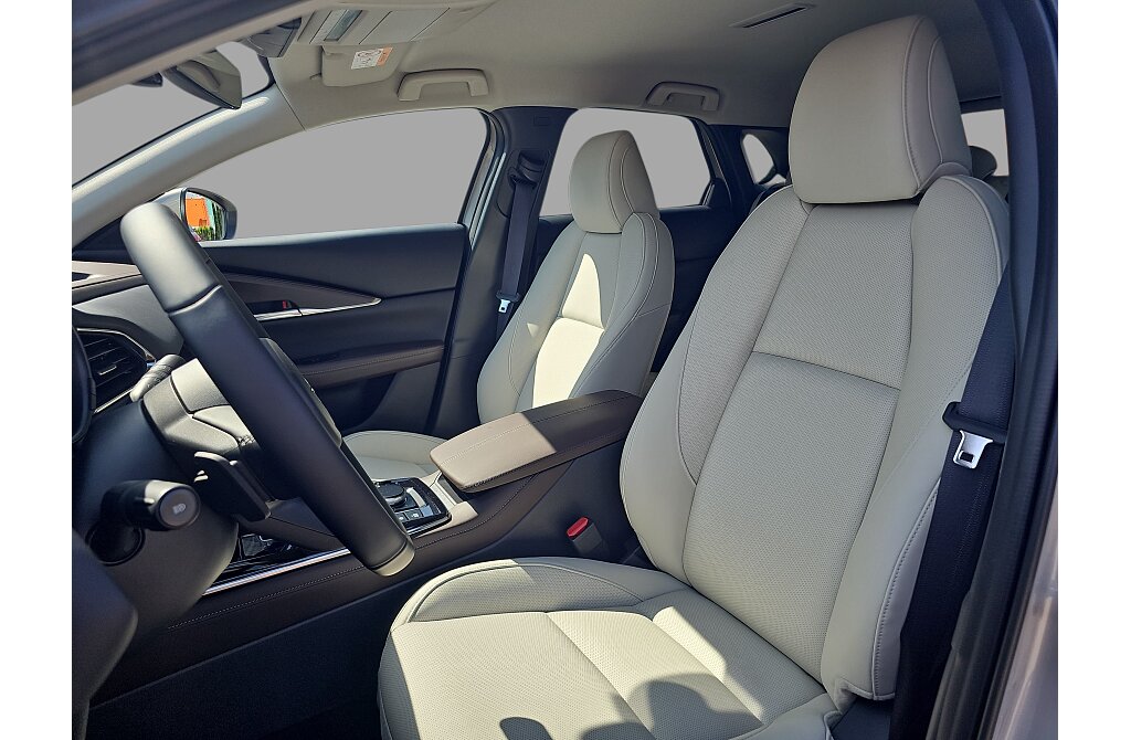 Mazda CX-30 - Kolor Platinum Quartz, zdjęcie 12