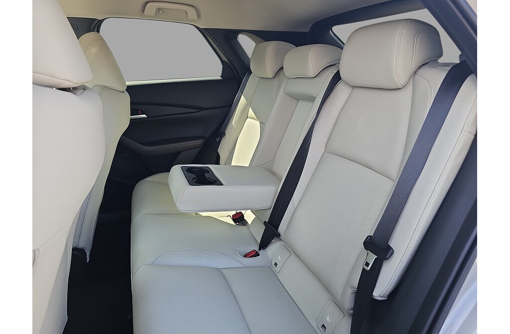 Mazda CX-30 - Kolor Platinum Quartz, zdjęcie 16