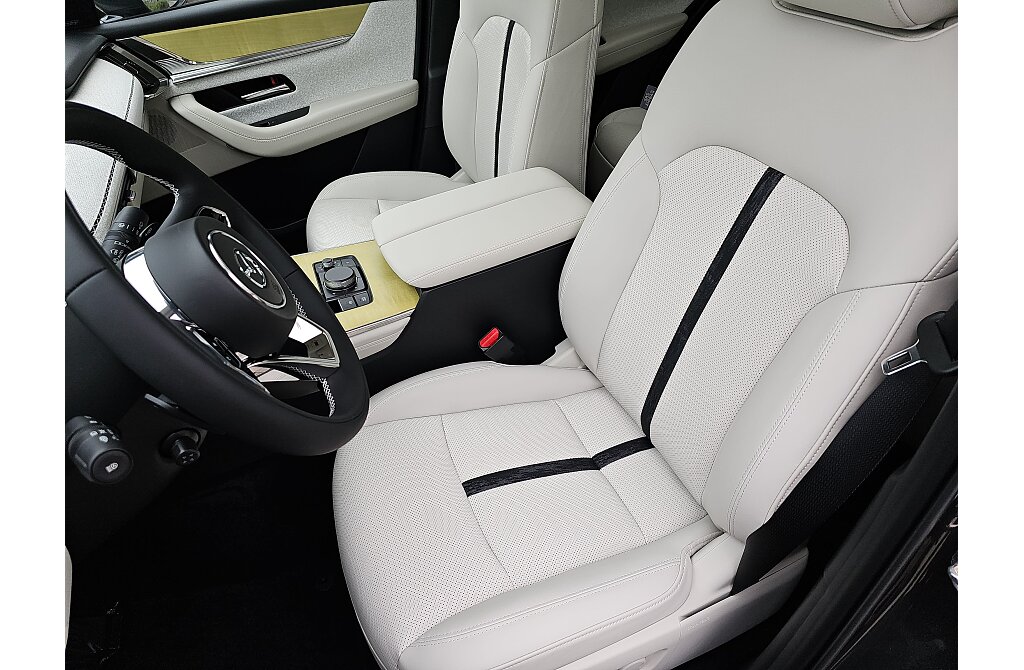 Mazda CX-60 - Kolor Machine Gray, zdjęcie 9