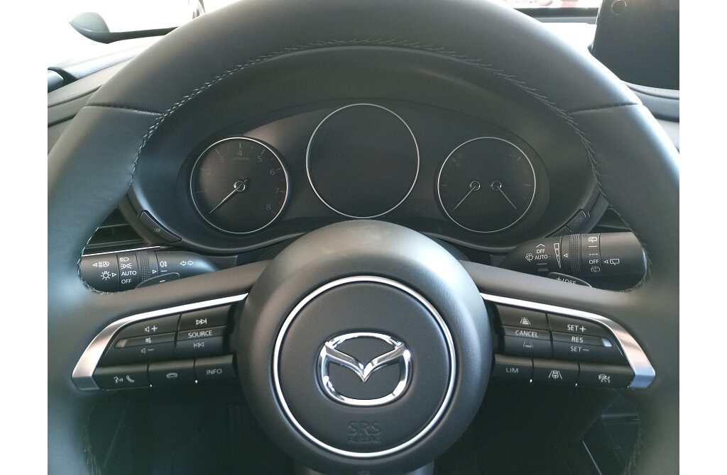 Mazda CX-30 - Kolor Deep Crystal Blue, zdjęcie 4
