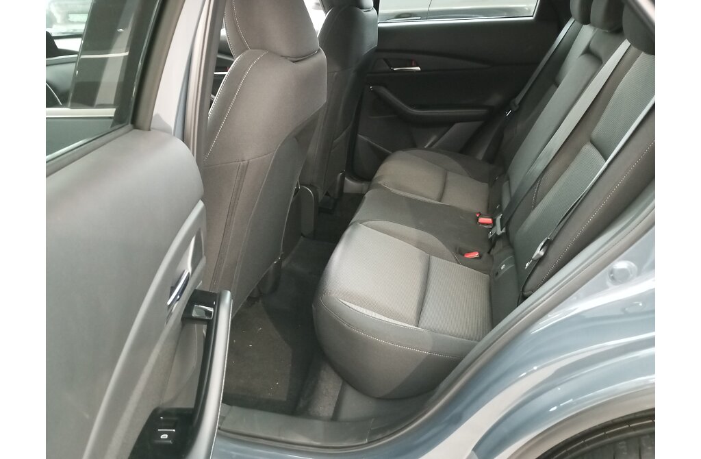 Mazda CX-30 - Kolor Machine Gray, zdjęcie 7