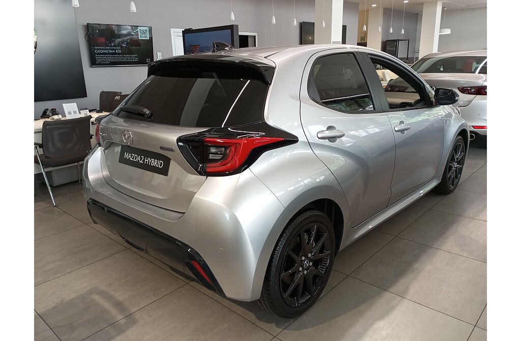 Mazda 2 Hybrid - Kolor Stormy Silver, zdjęcie 13