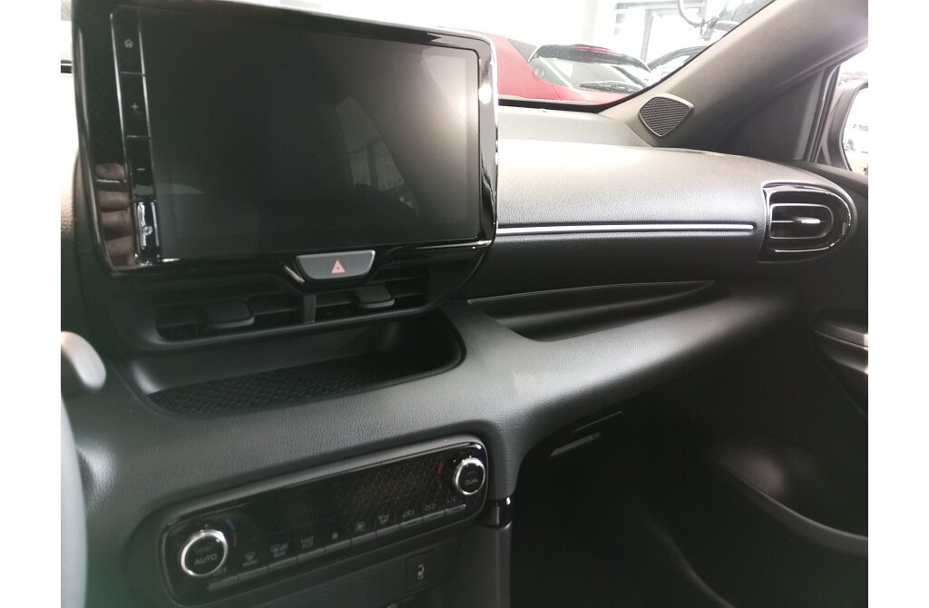 Mazda 2 Hybrid - Kolor Stormy Silver, zdjęcie 5
