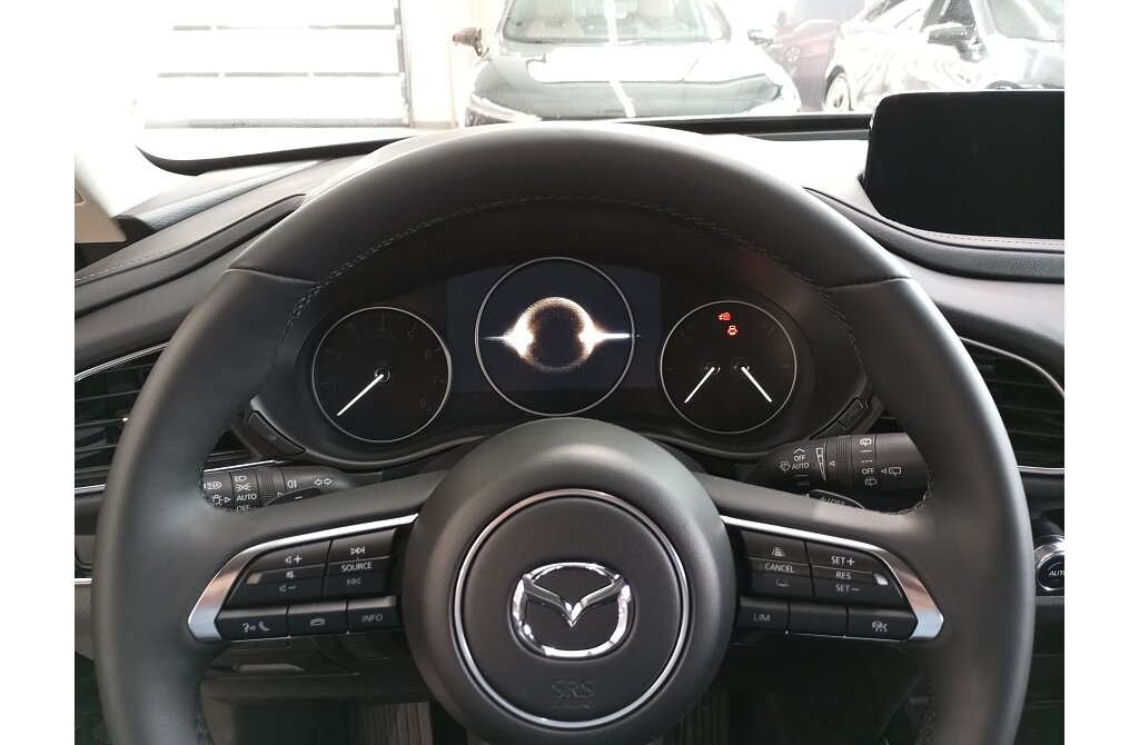 Mazda CX-30 - Kolor Machine Gray, zdjęcie 3