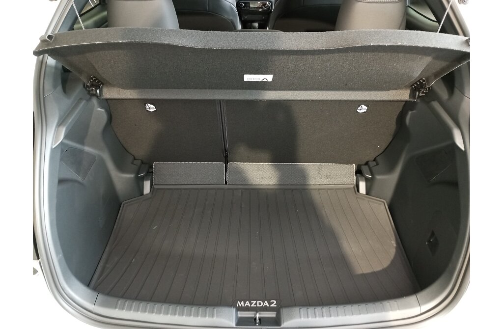 Mazda 2 Hybrid - Kolor Stormy Silver, zdjęcie 12
