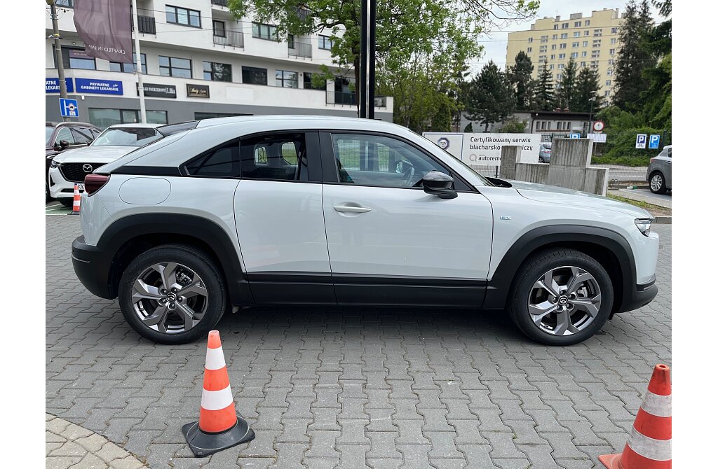 Mazda MX-30 - Kolor Ceramic Metalic, zdjęcie 9